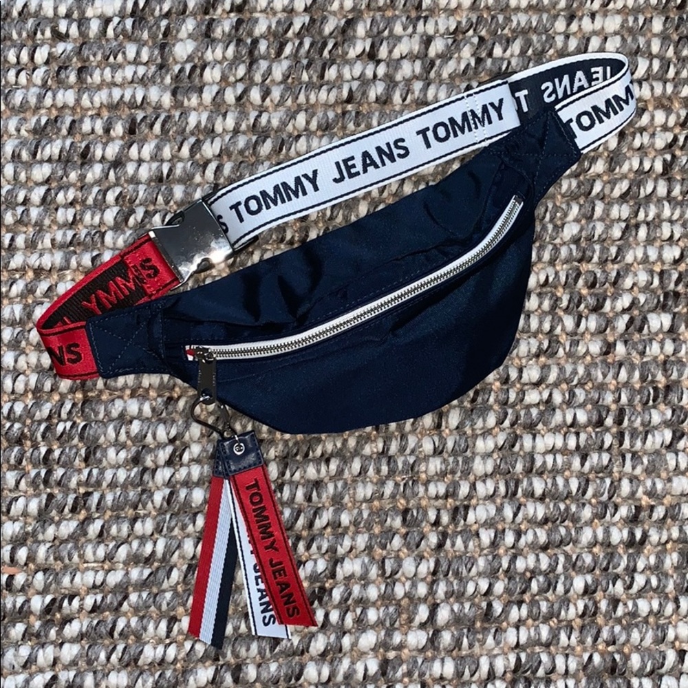 Tommy Jeans Logo Tape Belt Bag